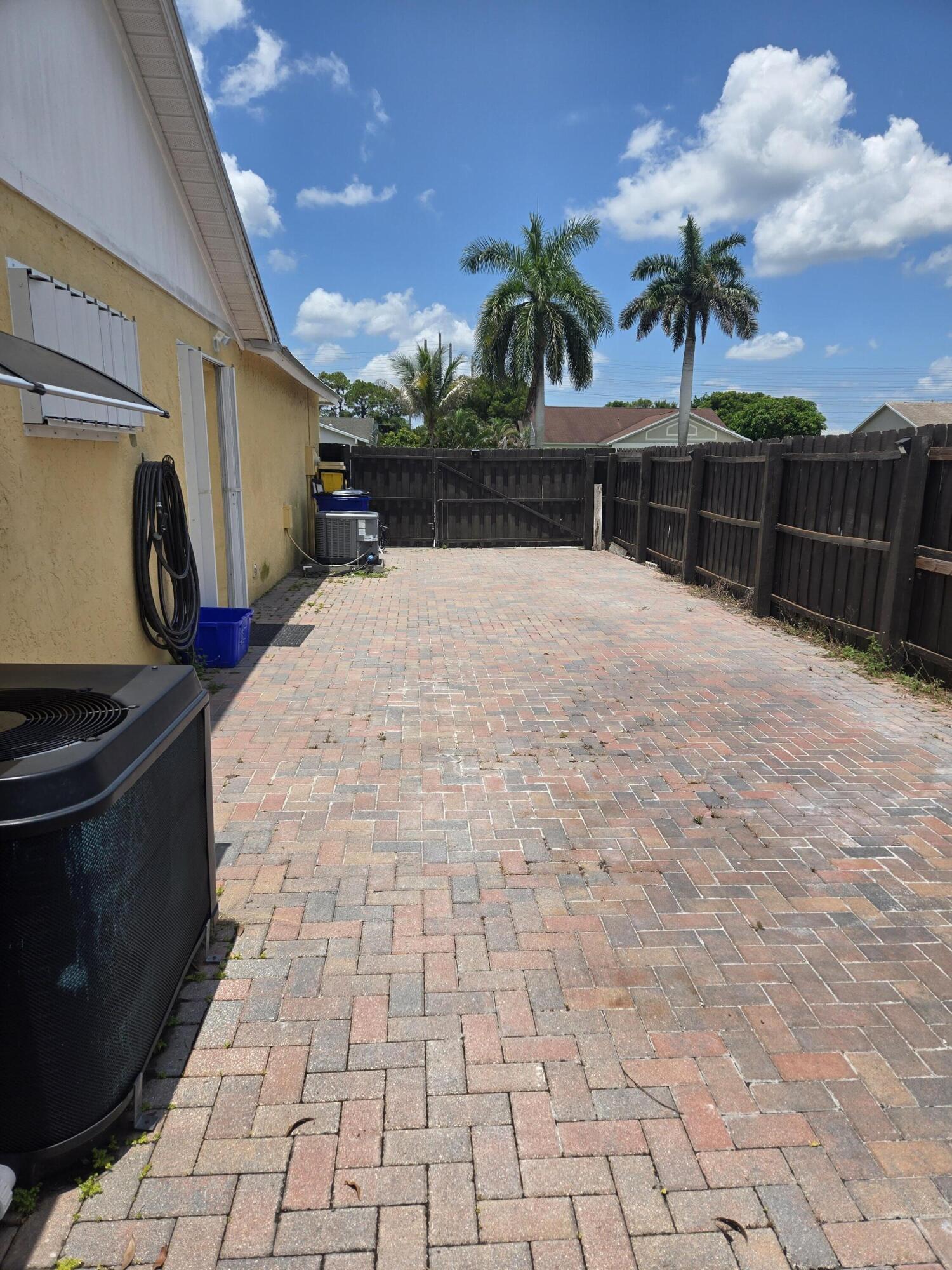 COUNTERPOINT ESTATES 14 - Residential