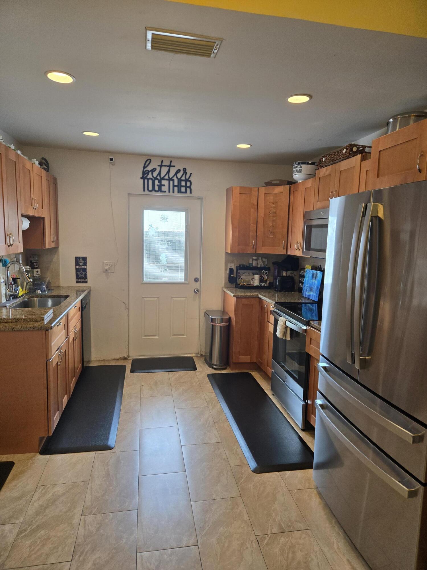 COUNTERPOINT ESTATES 14 - Residential