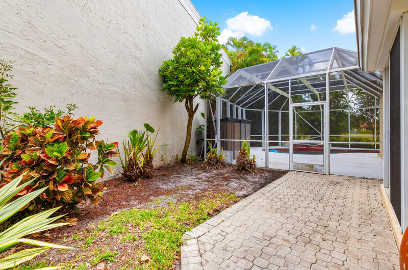 PALMS AT BOCA POINTE - Residential