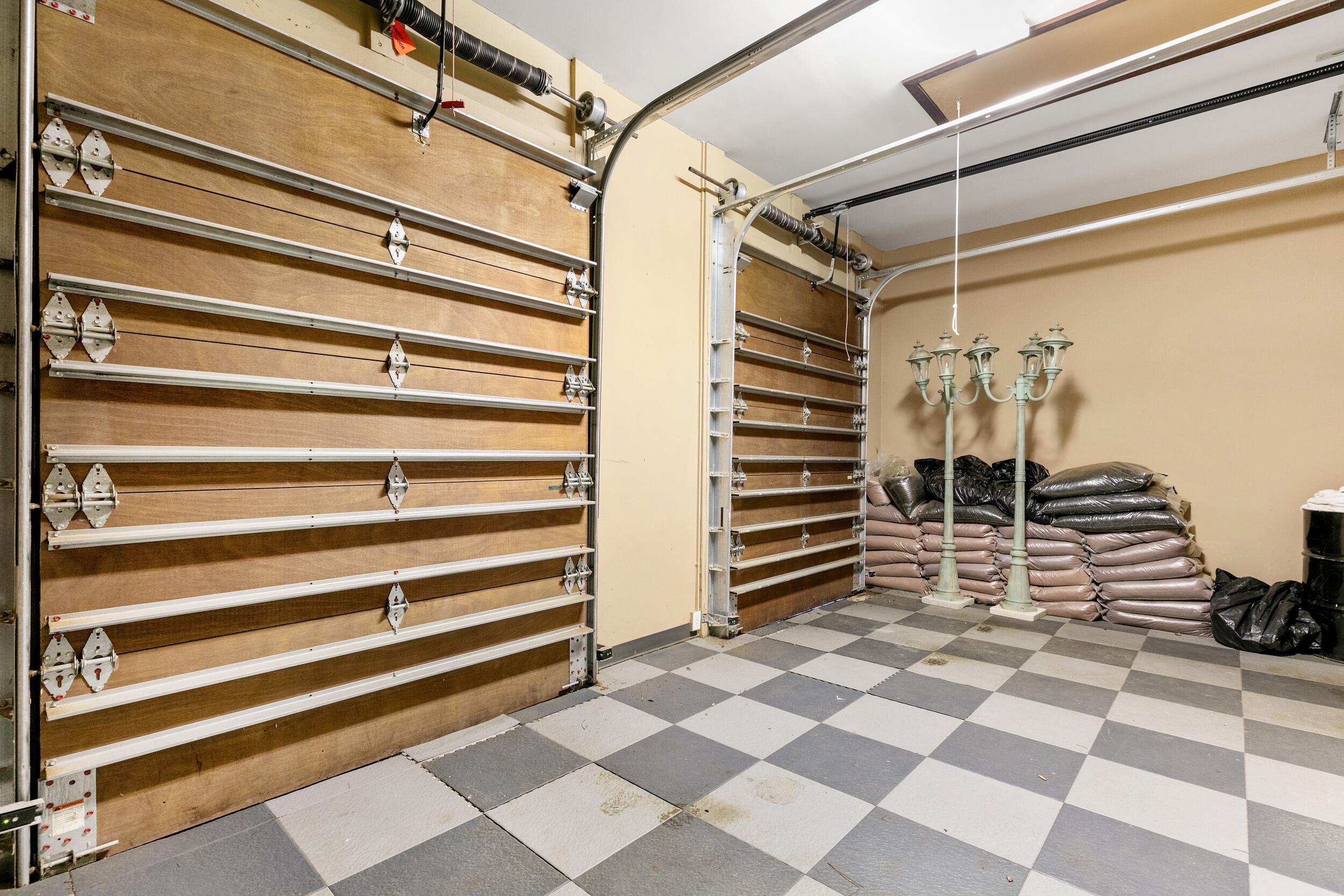 BEARS CLUB VILLAS CONDO - Residential