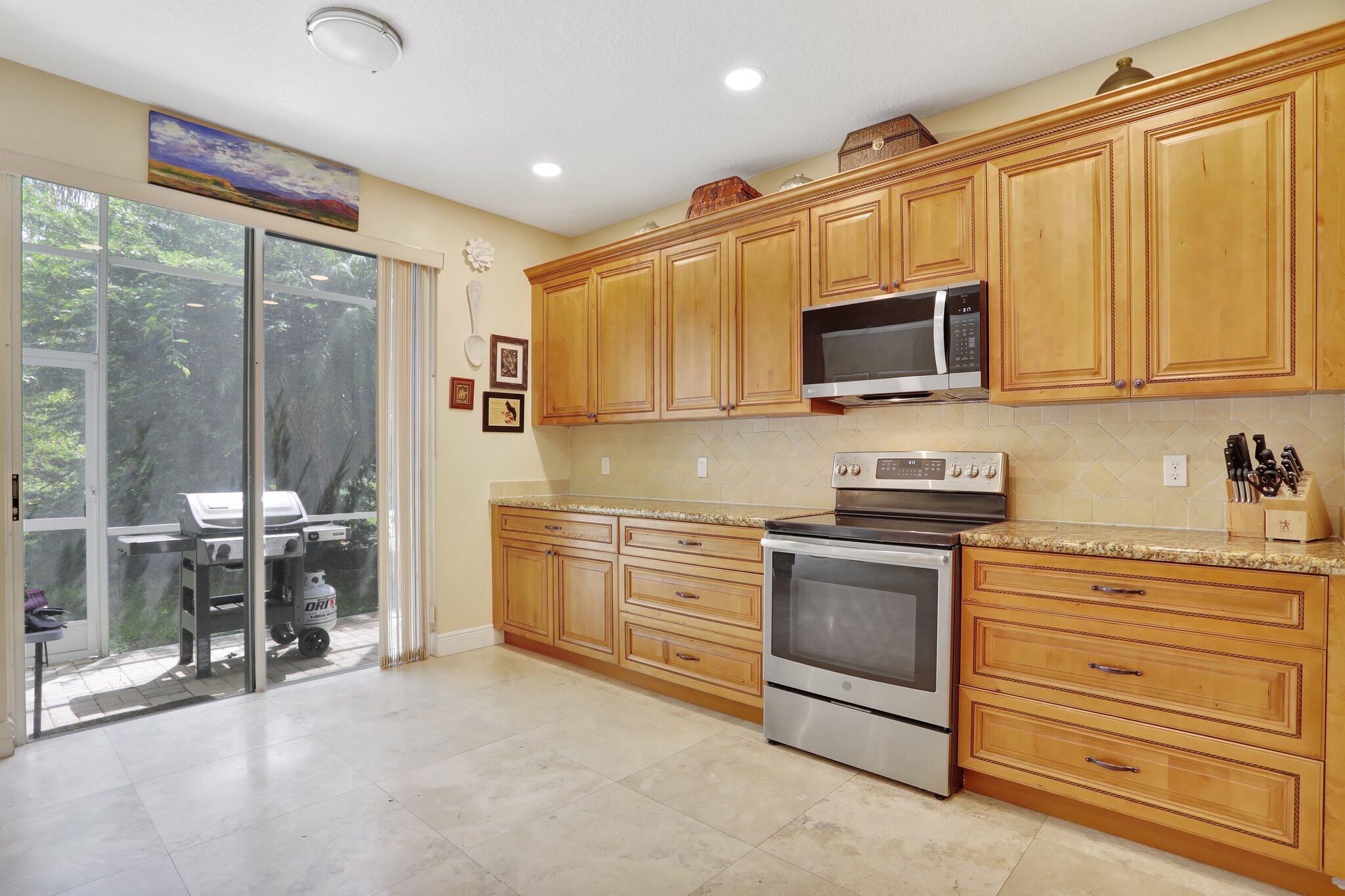 MAYFAIR AT PARKLAND - Residential
