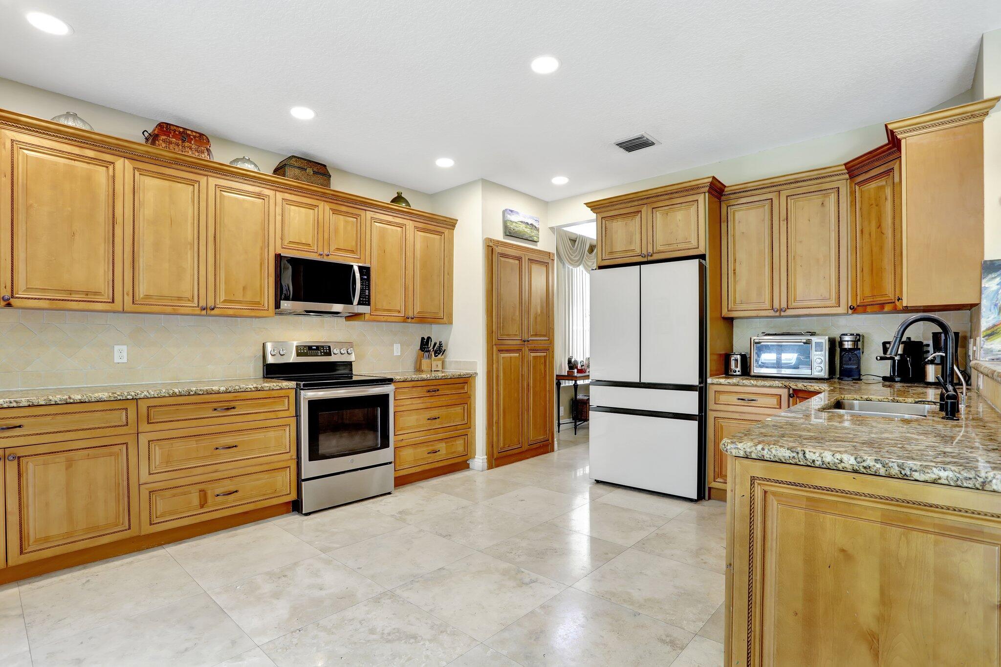 MAYFAIR AT PARKLAND - Residential