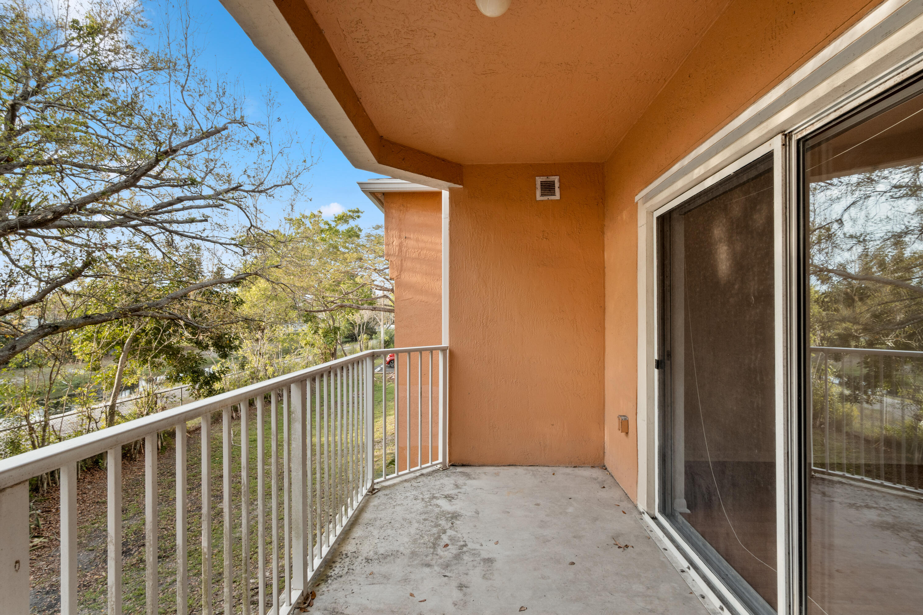 COURTYARDS AT DAVIE CONDO - Residential