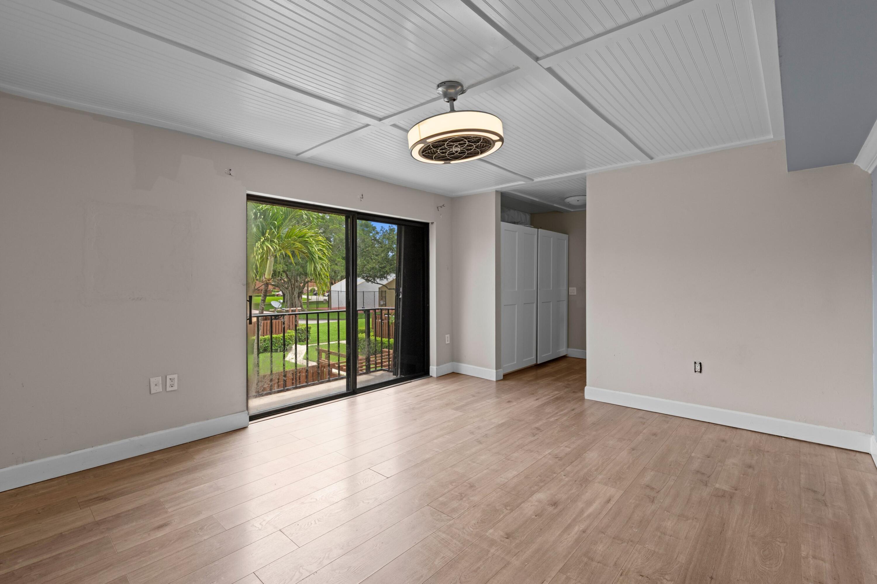 SHERWOOD LAKES - Residential