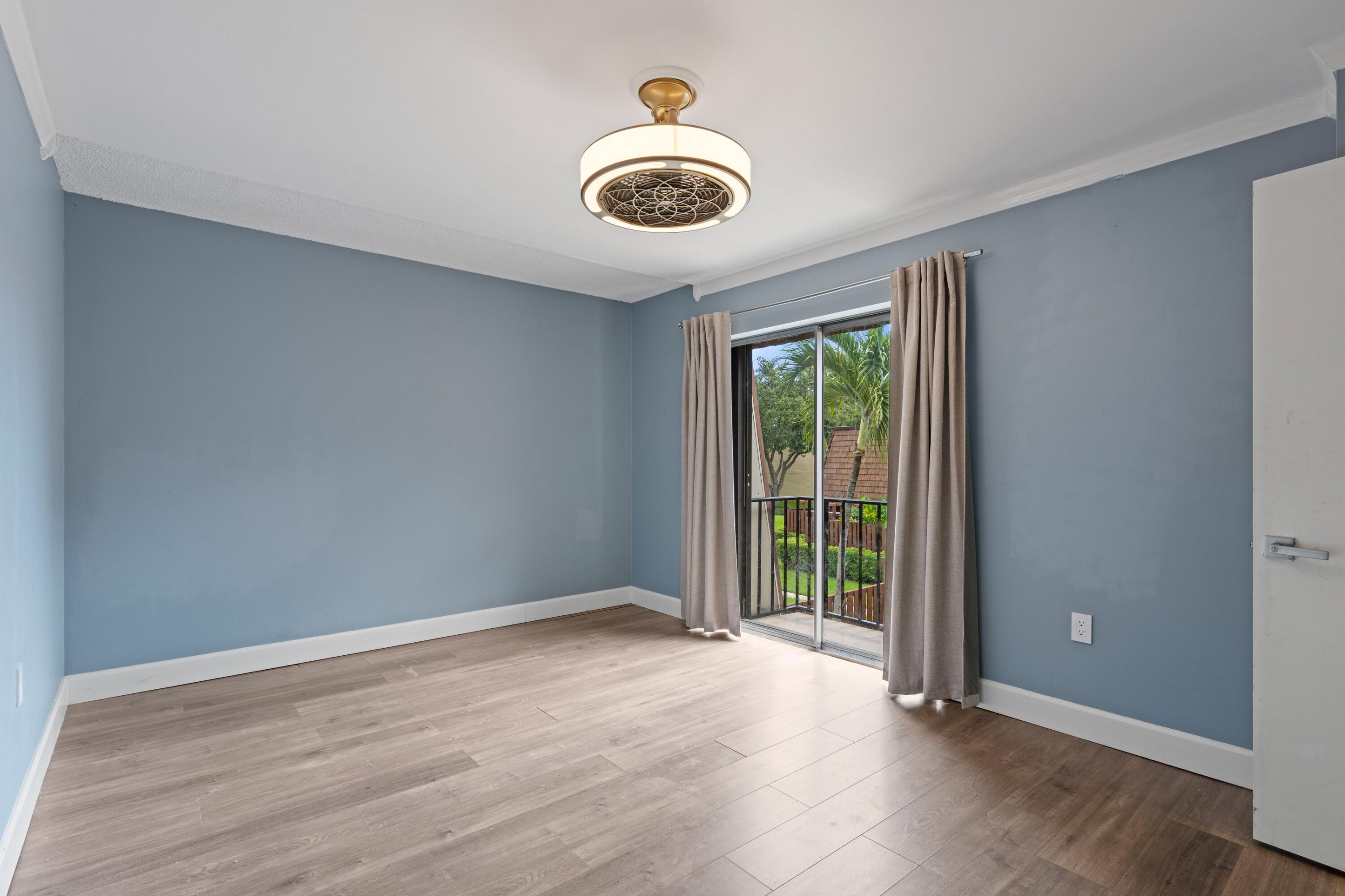 SHERWOOD LAKES - Residential