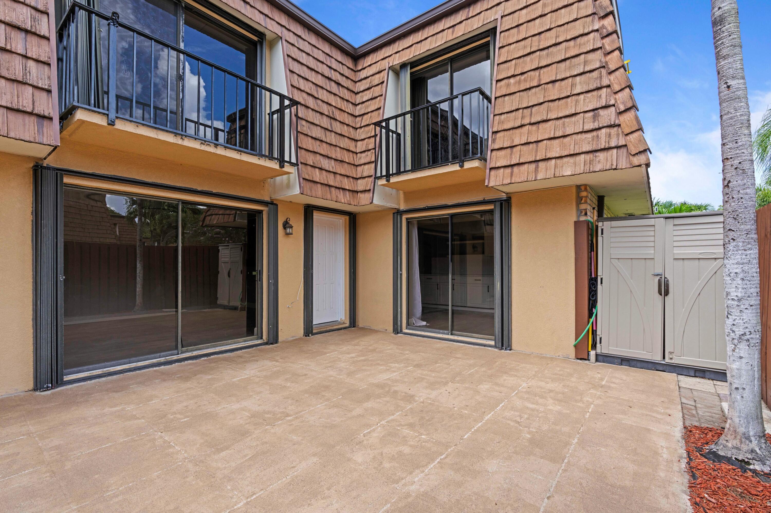 SHERWOOD LAKES - Residential