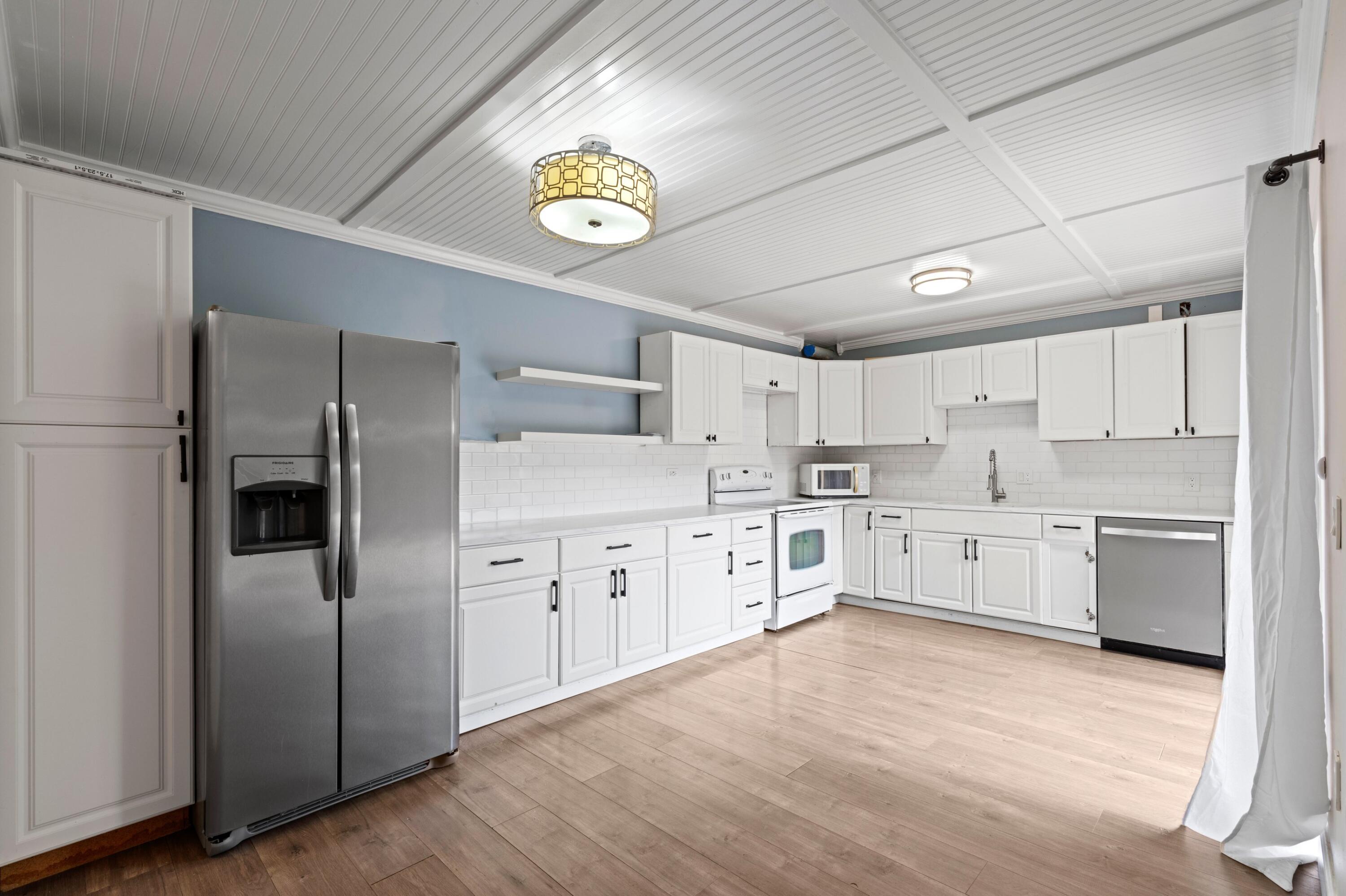 SHERWOOD LAKES - Residential