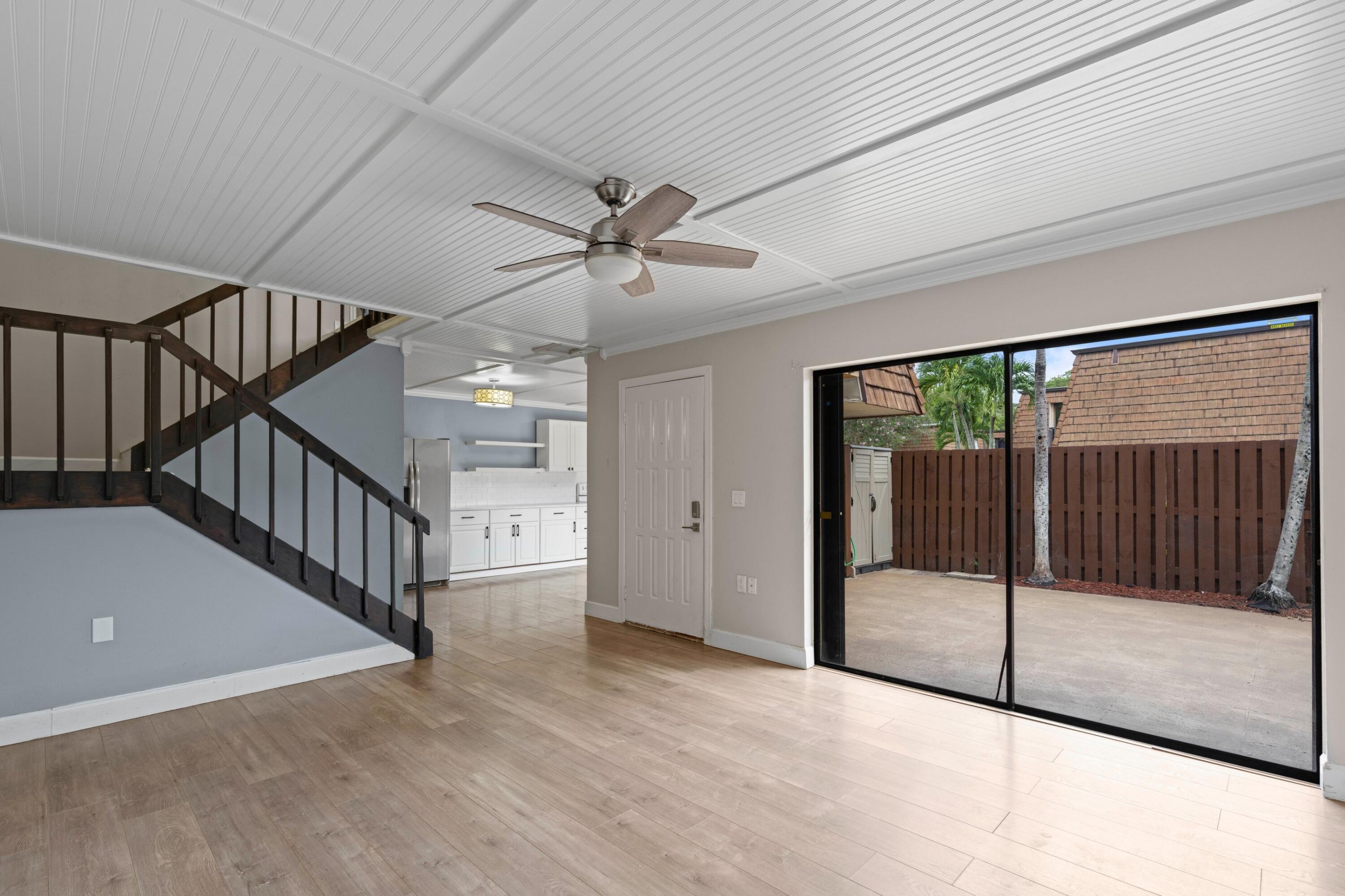 SHERWOOD LAKES - Residential