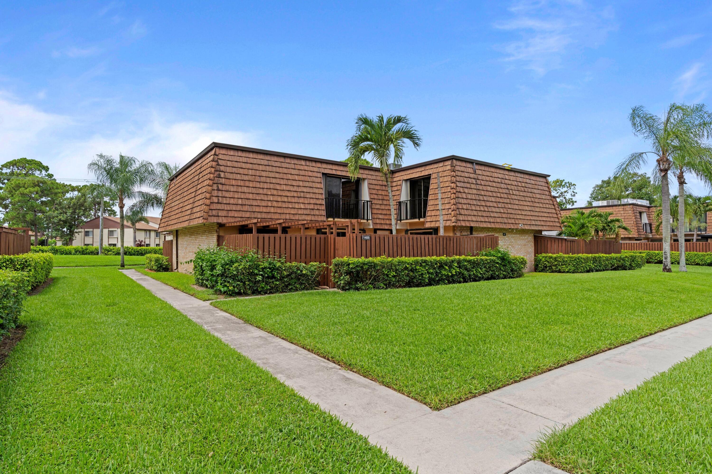 Beautifully renovated 3-bedroom townhome located in the desirable Sherwood Lakes community of Greenacres. This bright and updated home features modern finishes, spacious living areas, and comfortable bedrooms that is perfect for easy Florida living. Available as an annual rental. Small pets under 40 lbs welcome. Enjoy community amenities and a convenient location close to shopping, dining, and less than 10 minutes to the turnpike and i95.