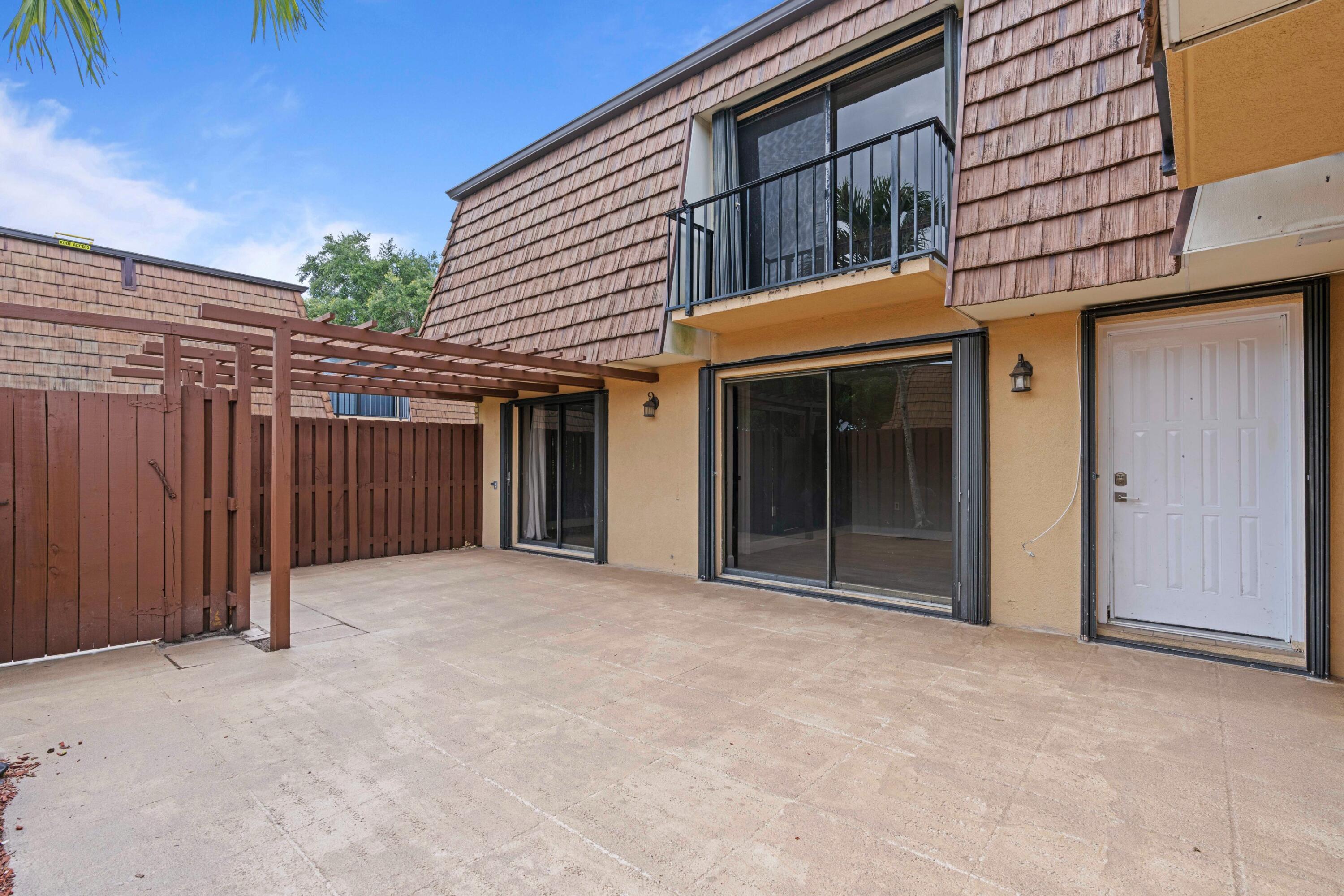 SHERWOOD LAKES - Residential