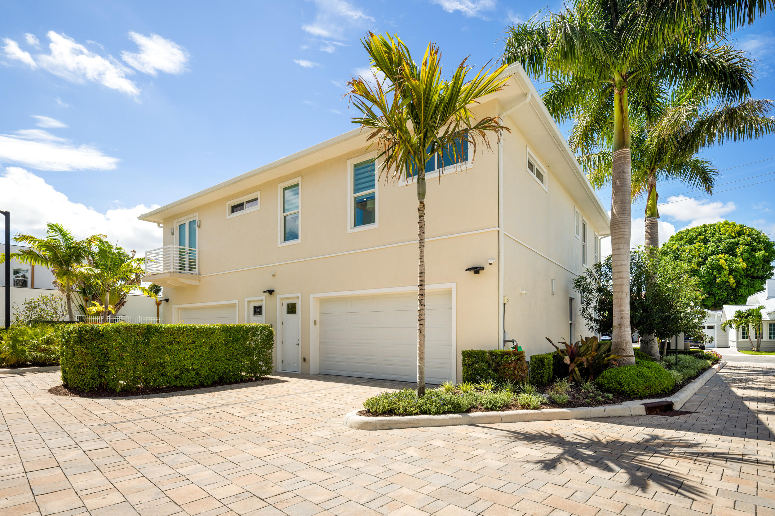 RIVER HOUSE STUART  A CONDO - Residential