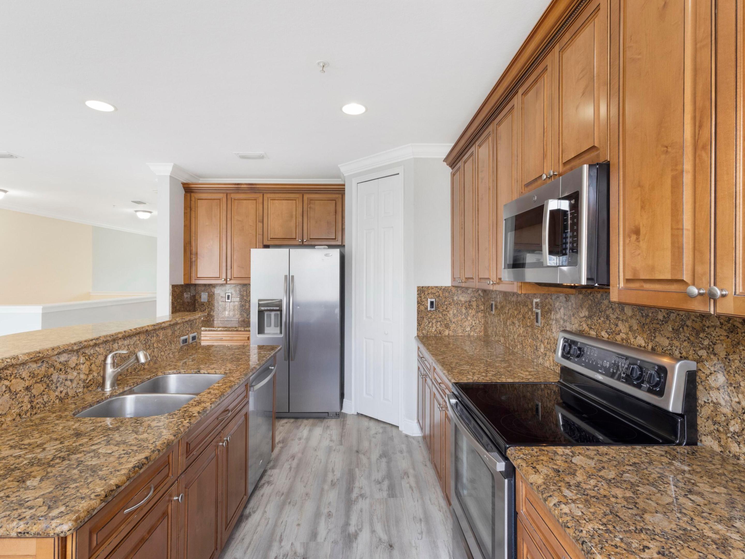 WATERSIDE VILLAGE PUD - Residential Lease
