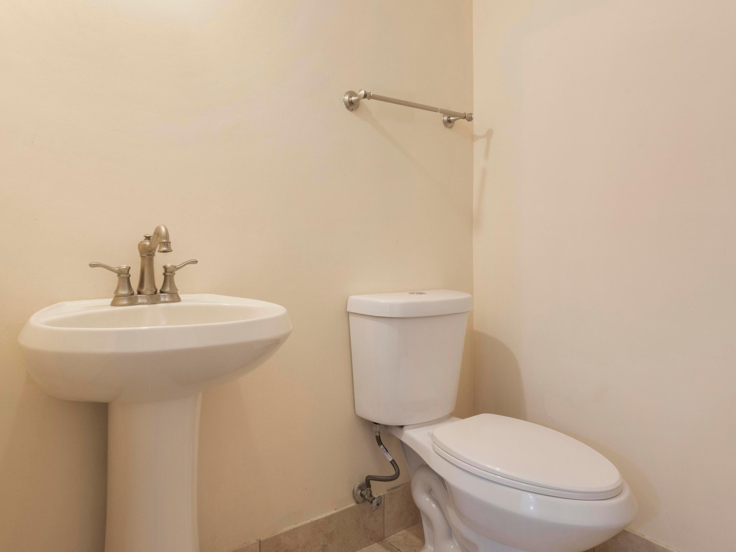WATERSIDE VILLAGE PUD - Residential Lease