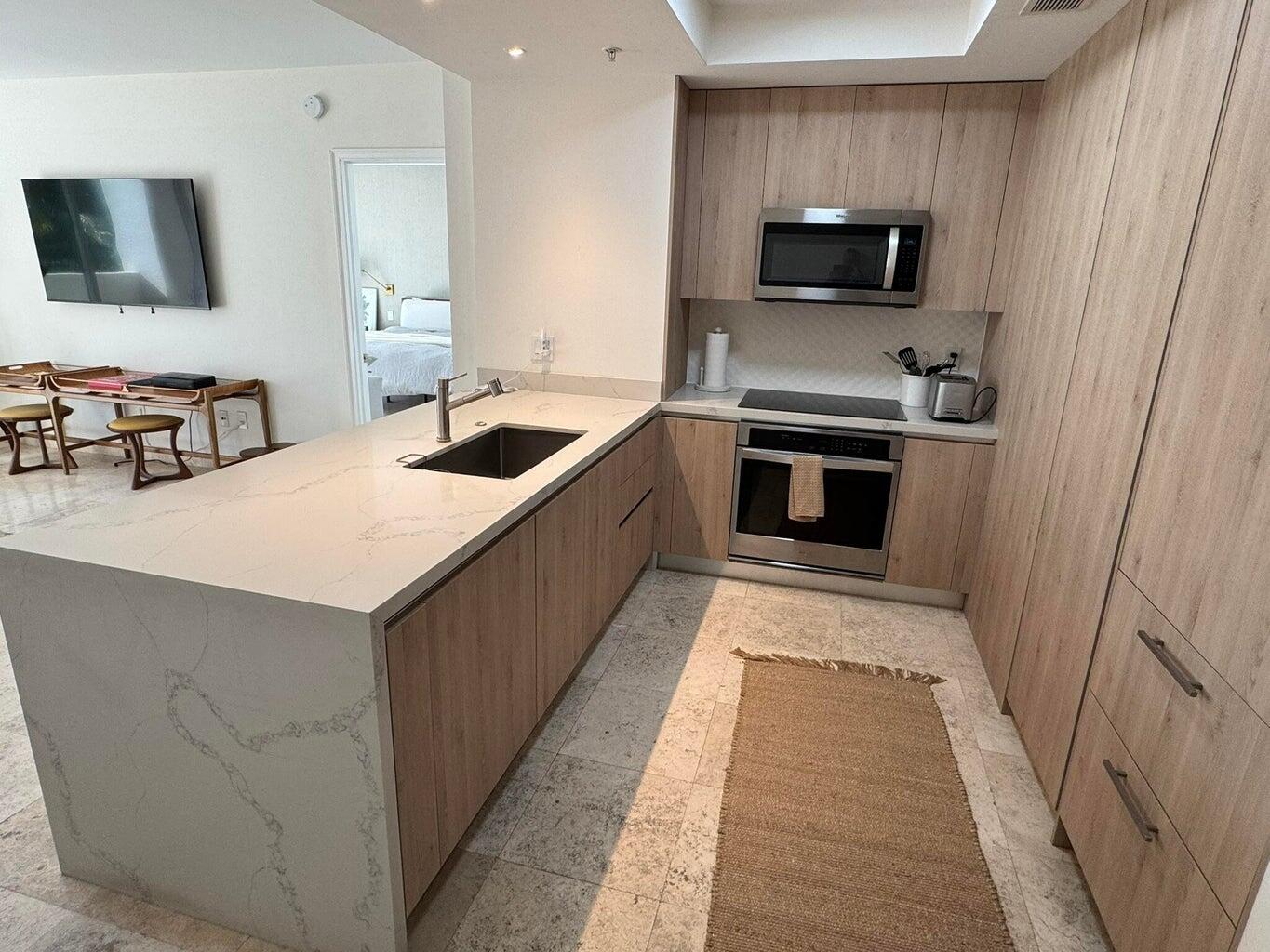 THE TOWER RESIDENCES CONDO - Residential