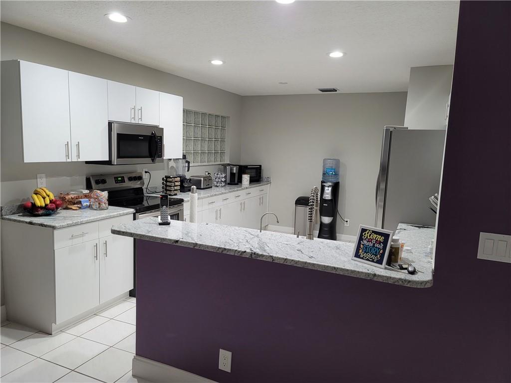 Royal Lakes - Residential