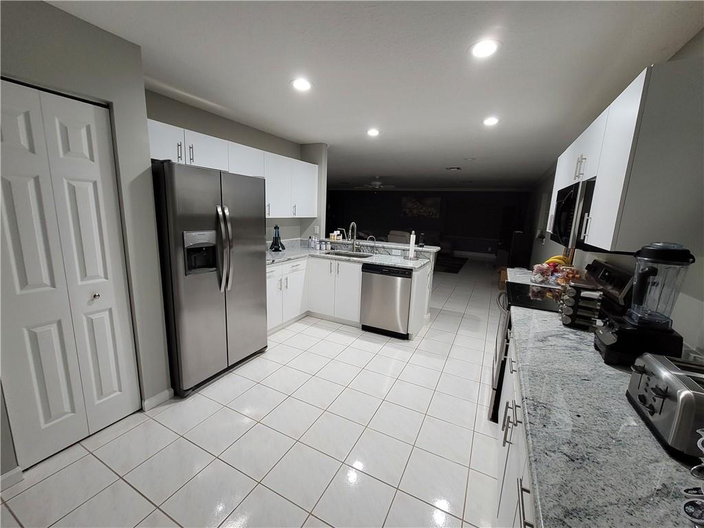 Royal Lakes - Residential
