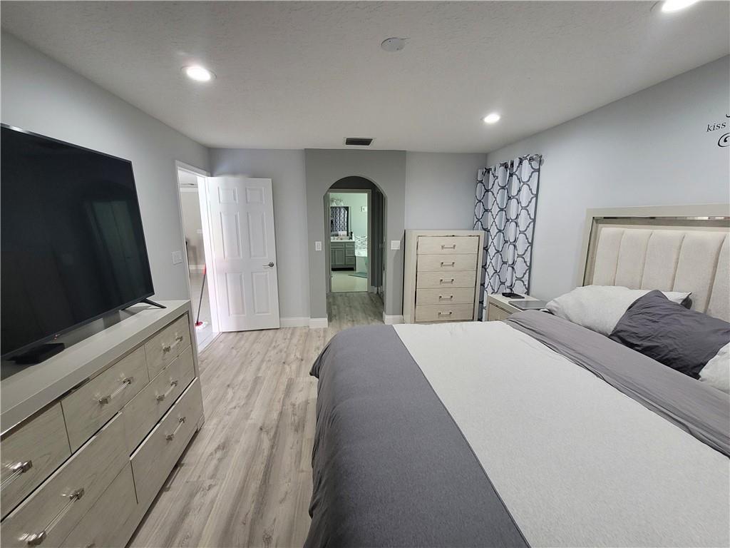 Royal Lakes - Residential