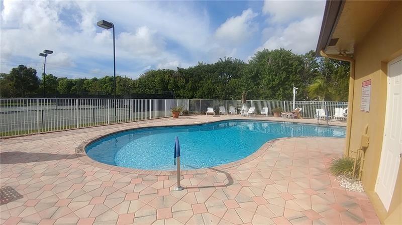 Royal Lakes - Residential