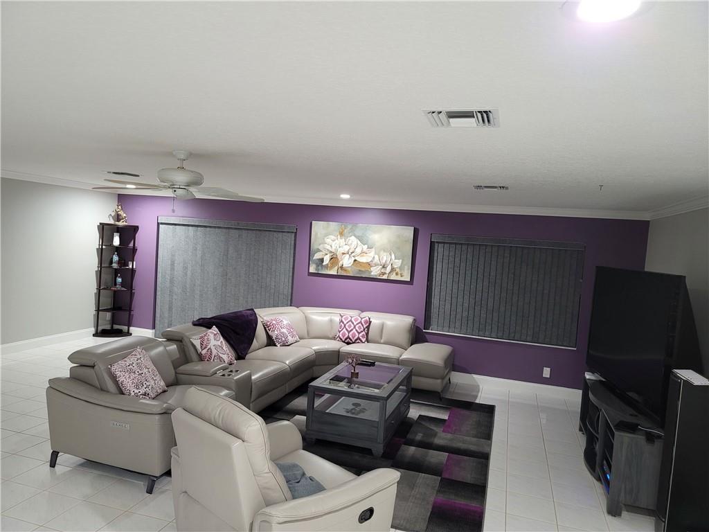 Royal Lakes - Residential