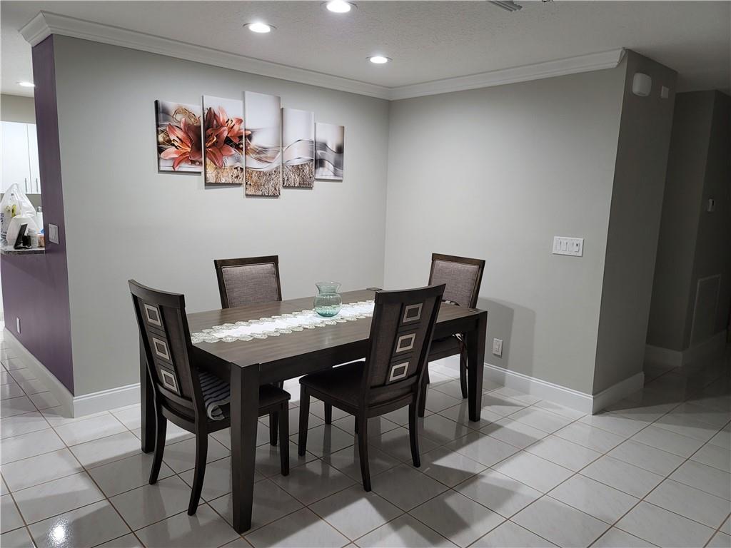 Royal Lakes - Residential