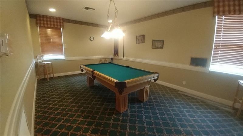 Royal Lakes - Residential