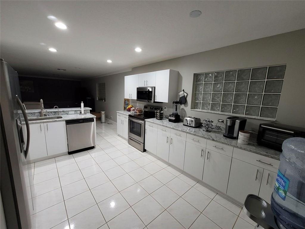 Royal Lakes - Residential