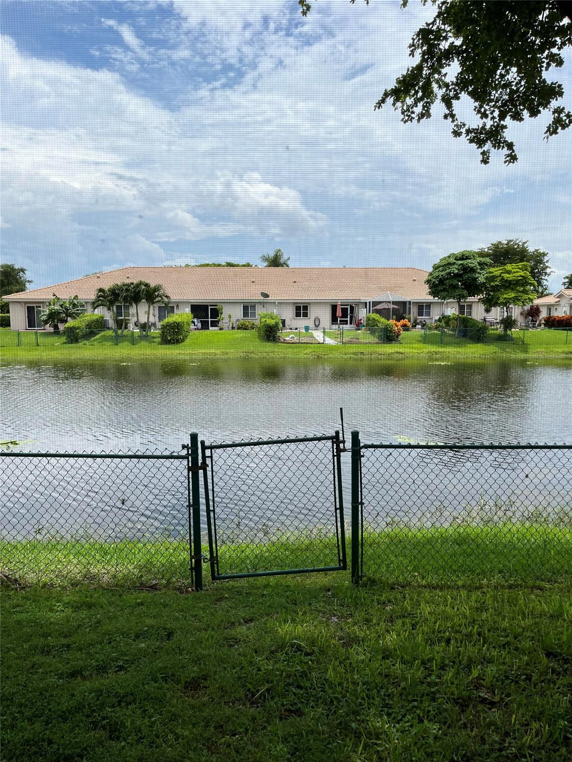 VILLAGES OF RENAISSANCE - Residential Lease