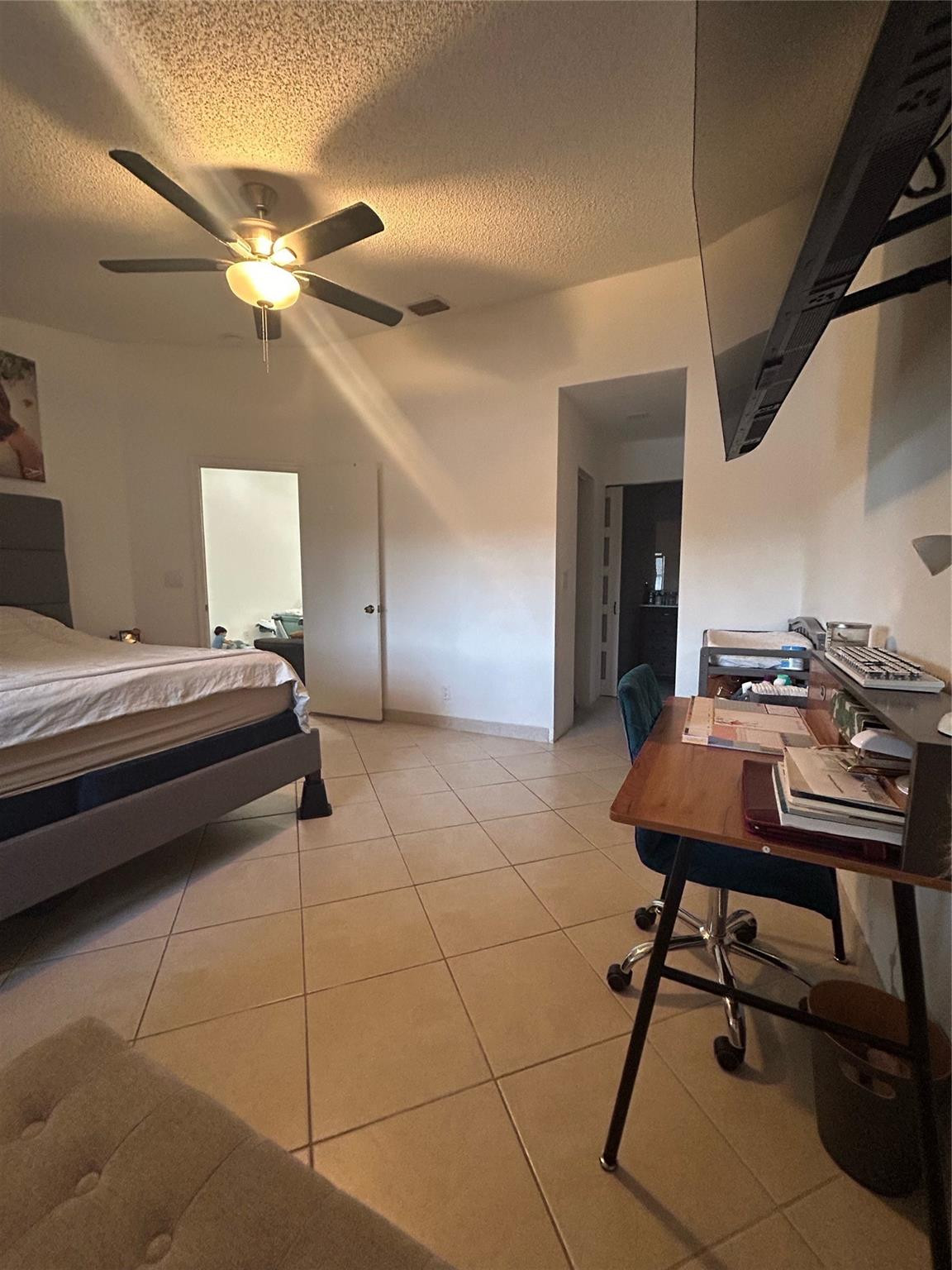 VILLAGES OF RENAISSANCE - Residential Lease
