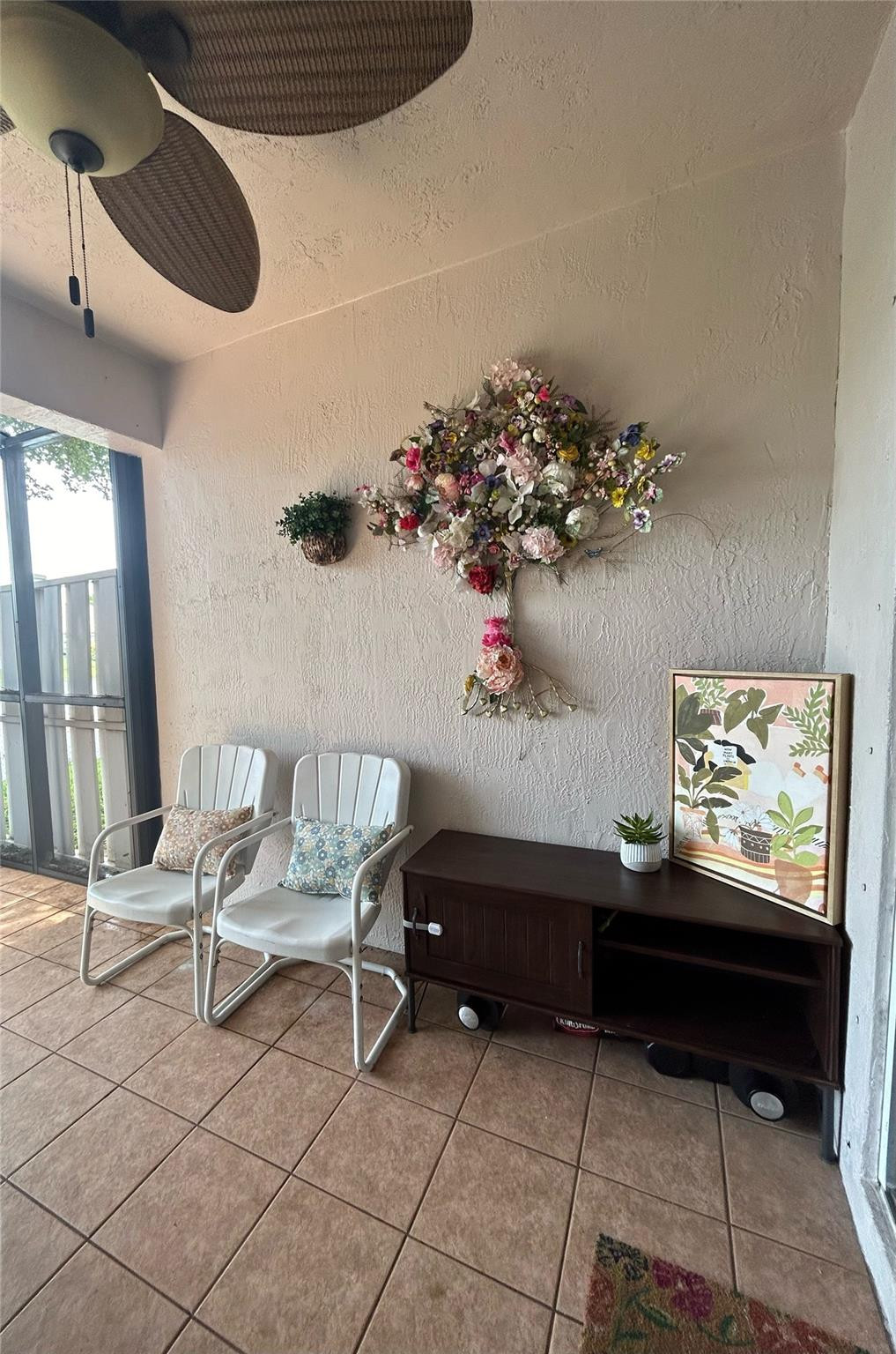 VILLAGES OF RENAISSANCE - Residential Lease