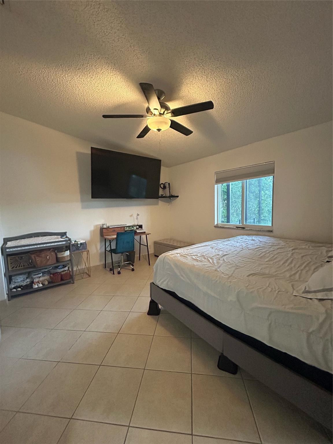 VILLAGES OF RENAISSANCE - Residential Lease