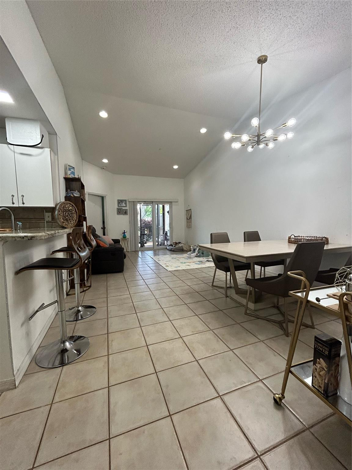 VILLAGES OF RENAISSANCE - Residential Lease