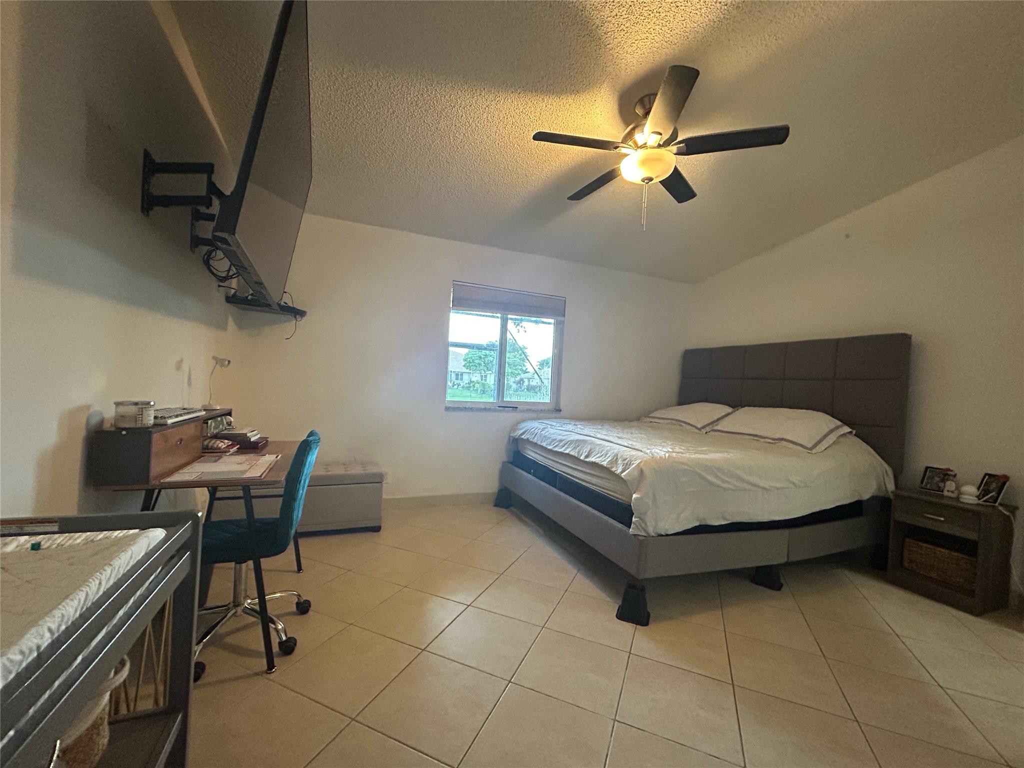 VILLAGES OF RENAISSANCE - Residential Lease