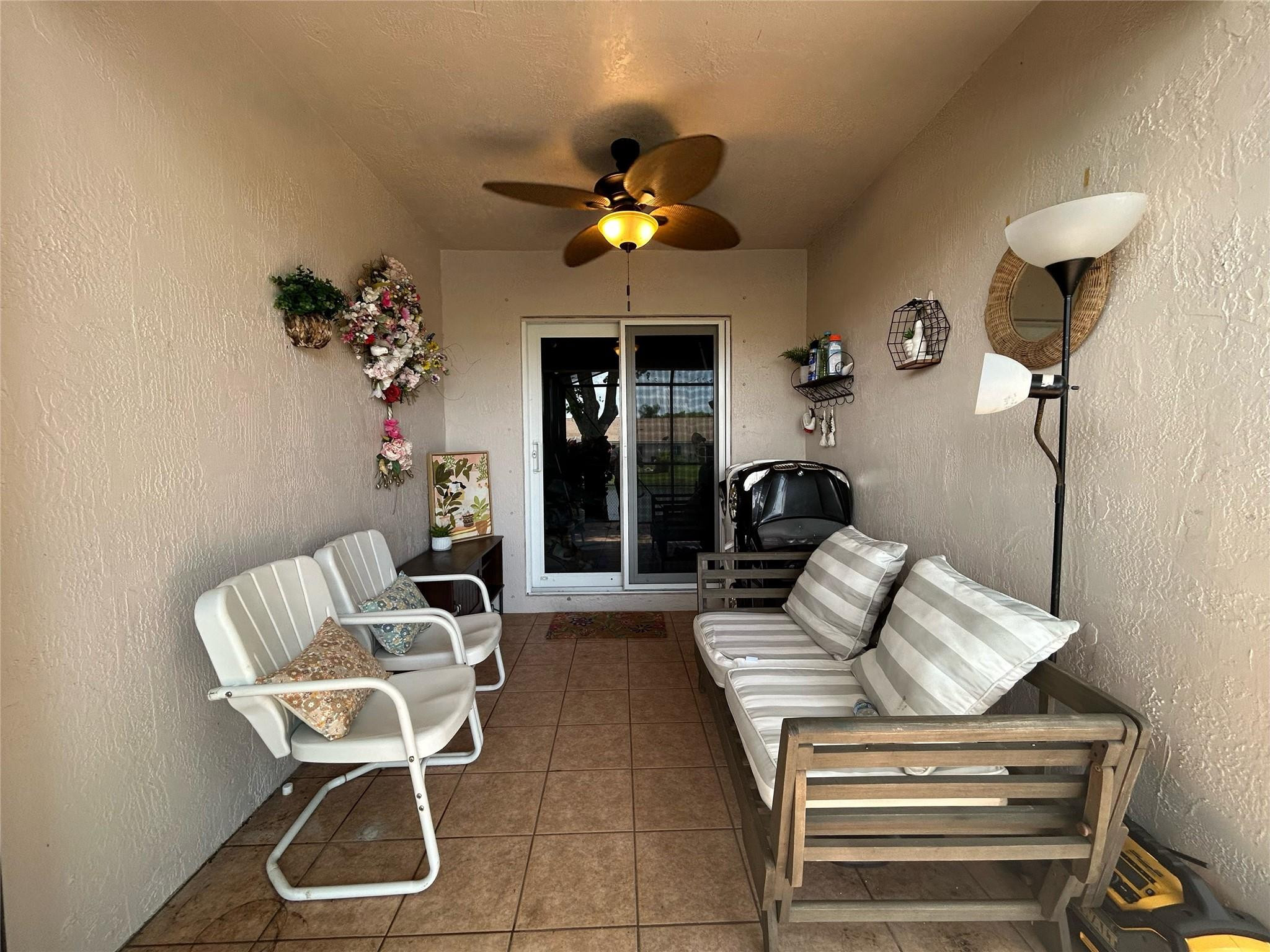 VILLAGES OF RENAISSANCE - Residential Lease
