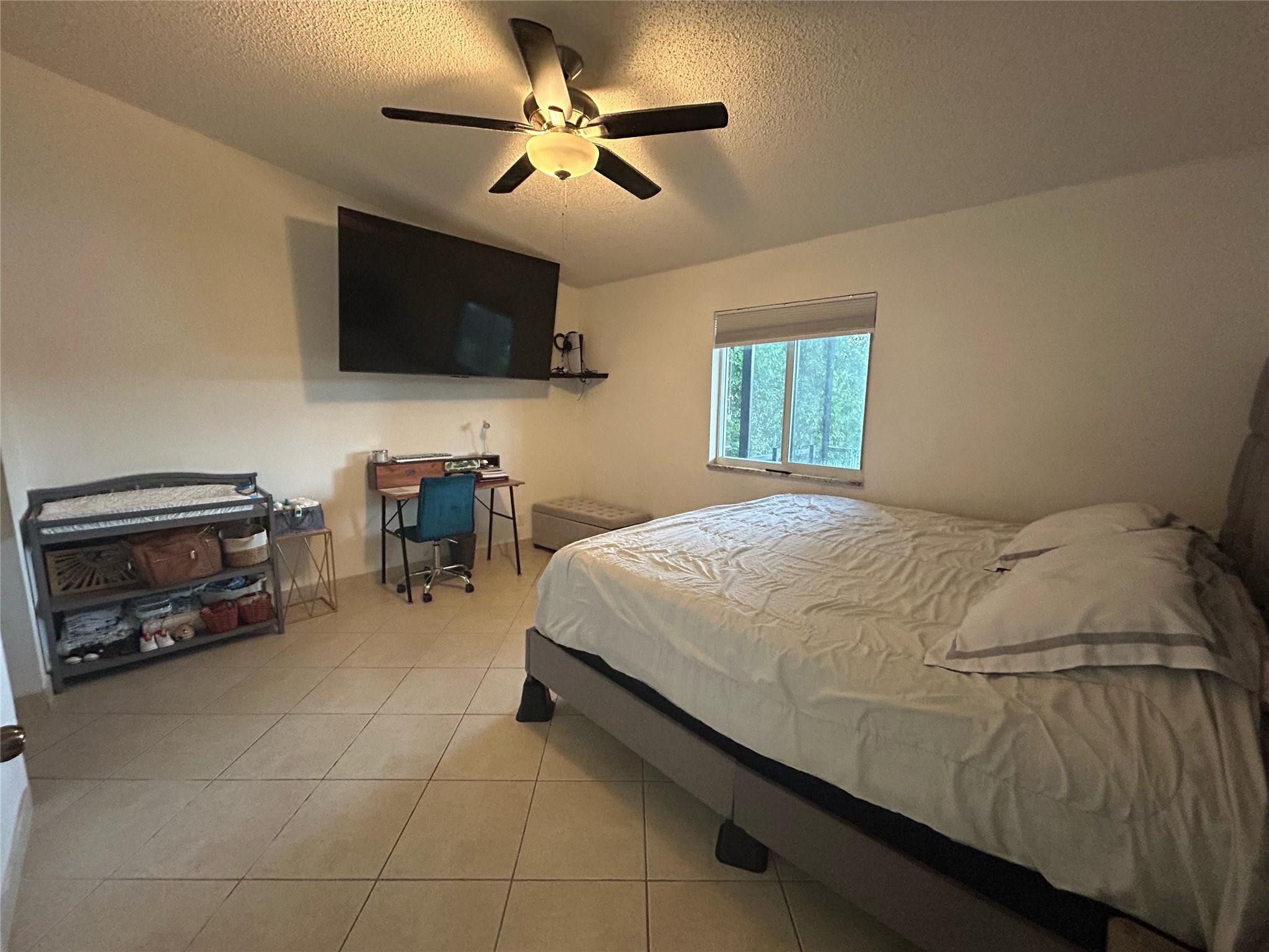 VILLAGES OF RENAISSANCE - Residential Lease