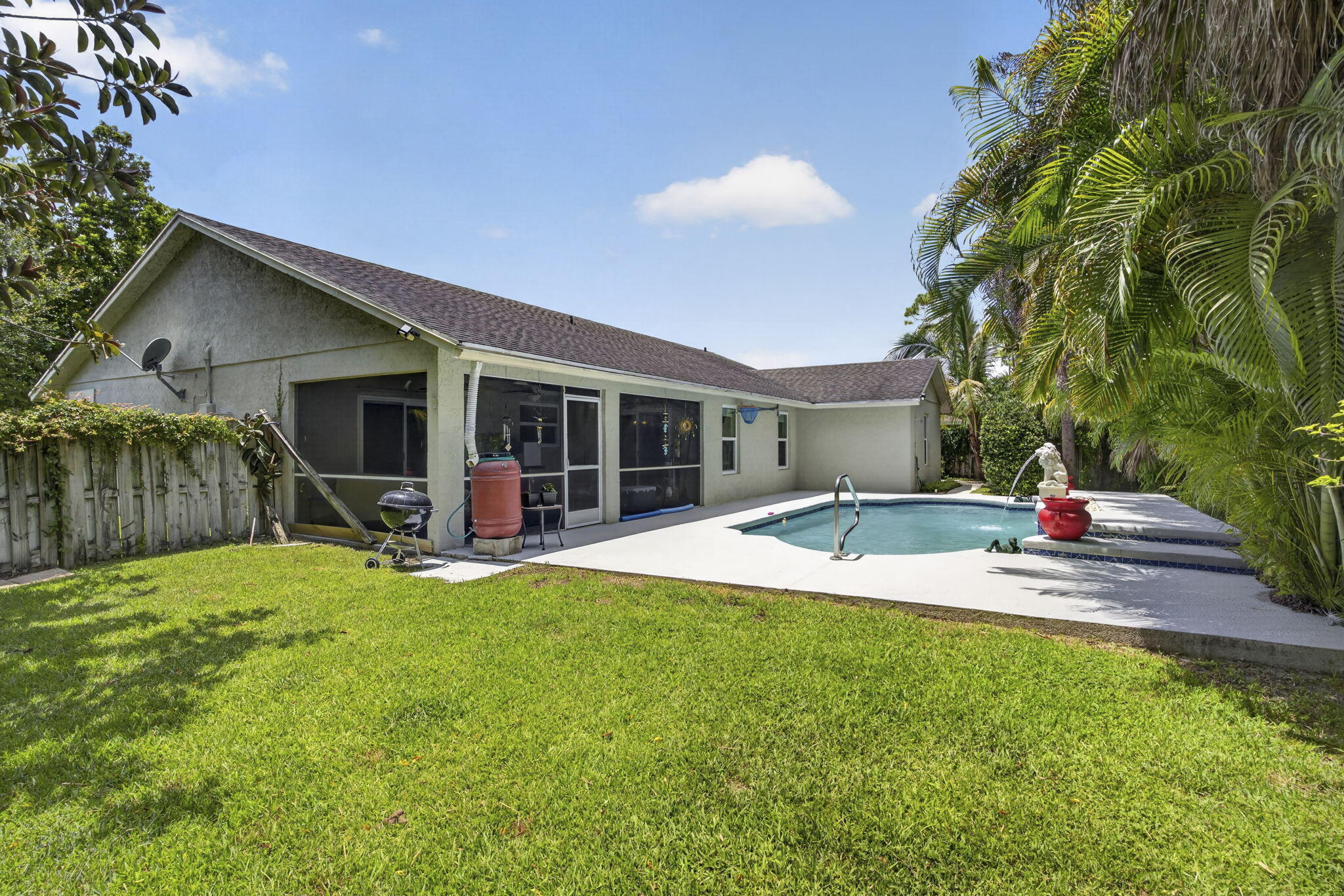 PINEWOOD EAST 2 OF WELLINGTON - Residential