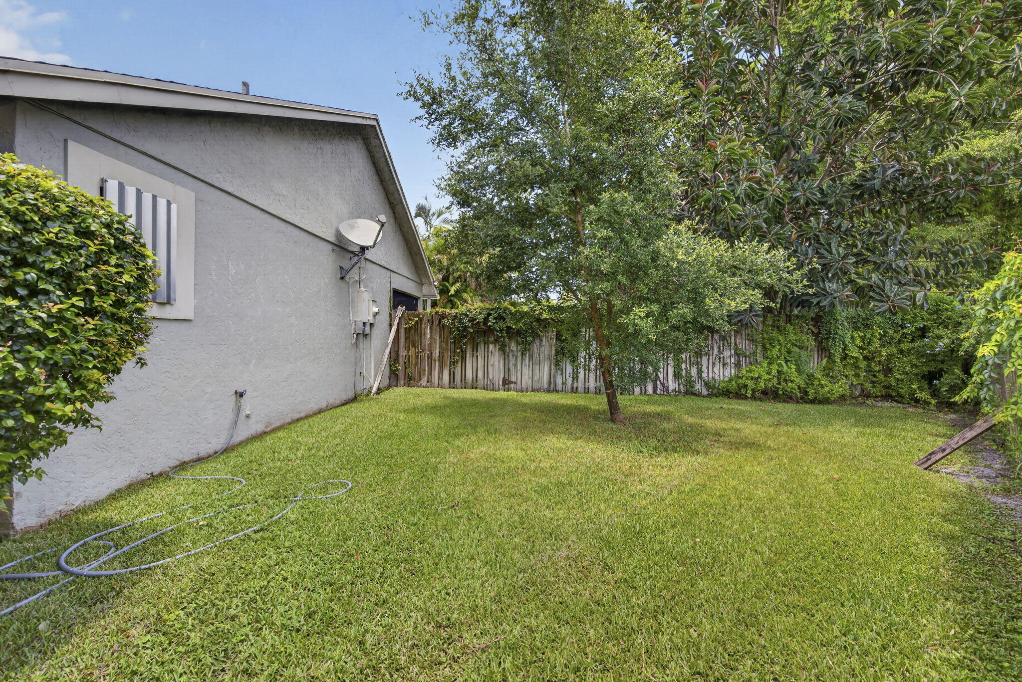 PINEWOOD EAST 2 OF WELLINGTON - Residential
