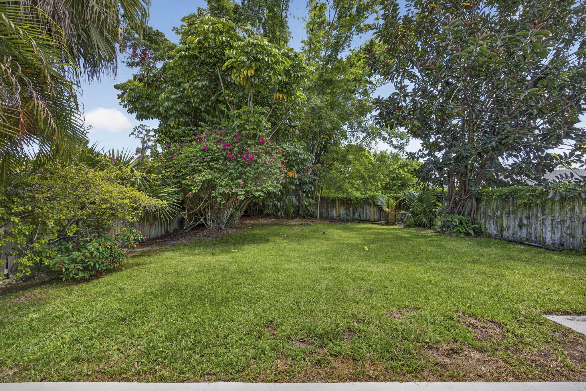 PINEWOOD EAST 2 OF WELLINGTON - Residential