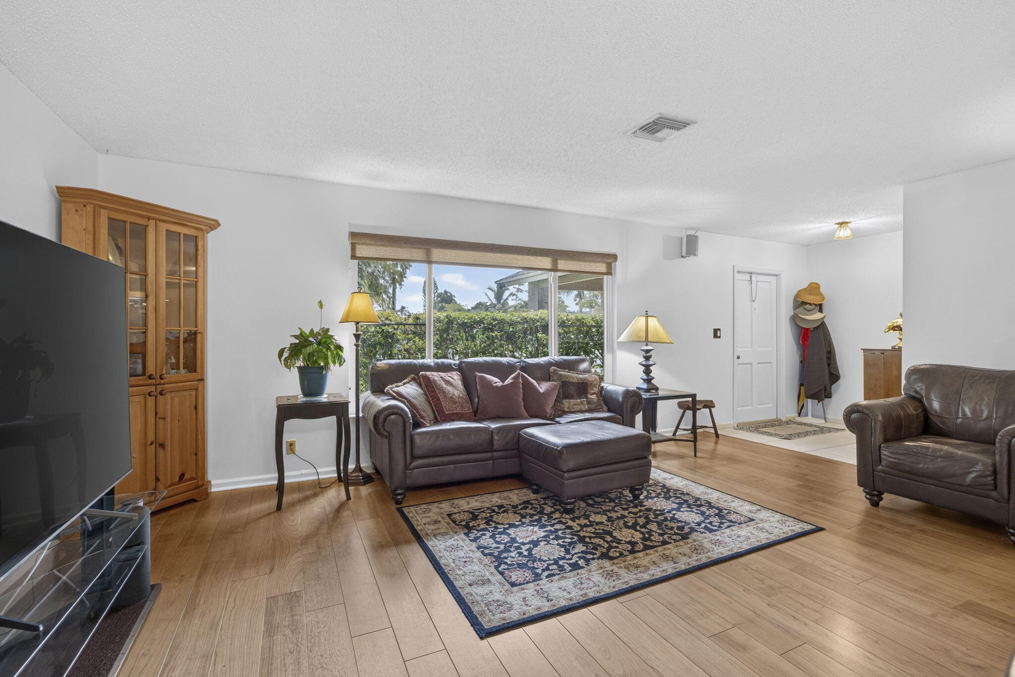PINEWOOD EAST 2 OF WELLINGTON - Residential