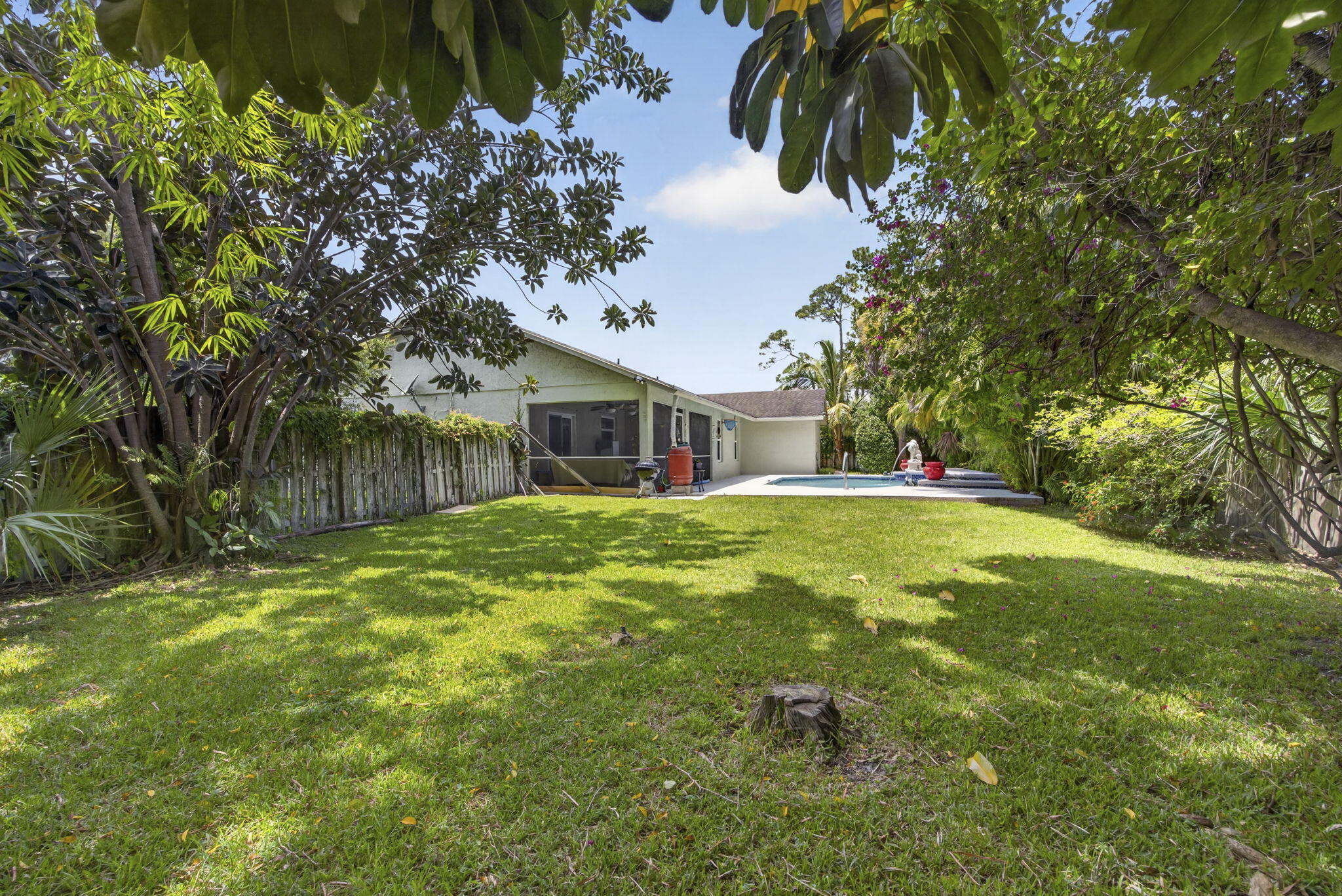 PINEWOOD EAST 2 OF WELLINGTON - Residential