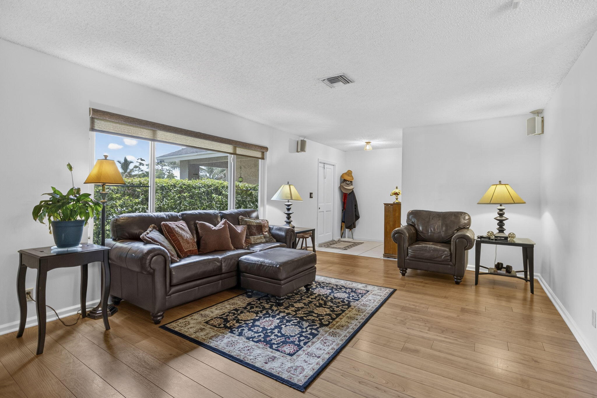 PINEWOOD EAST 2 OF WELLINGTON - Residential