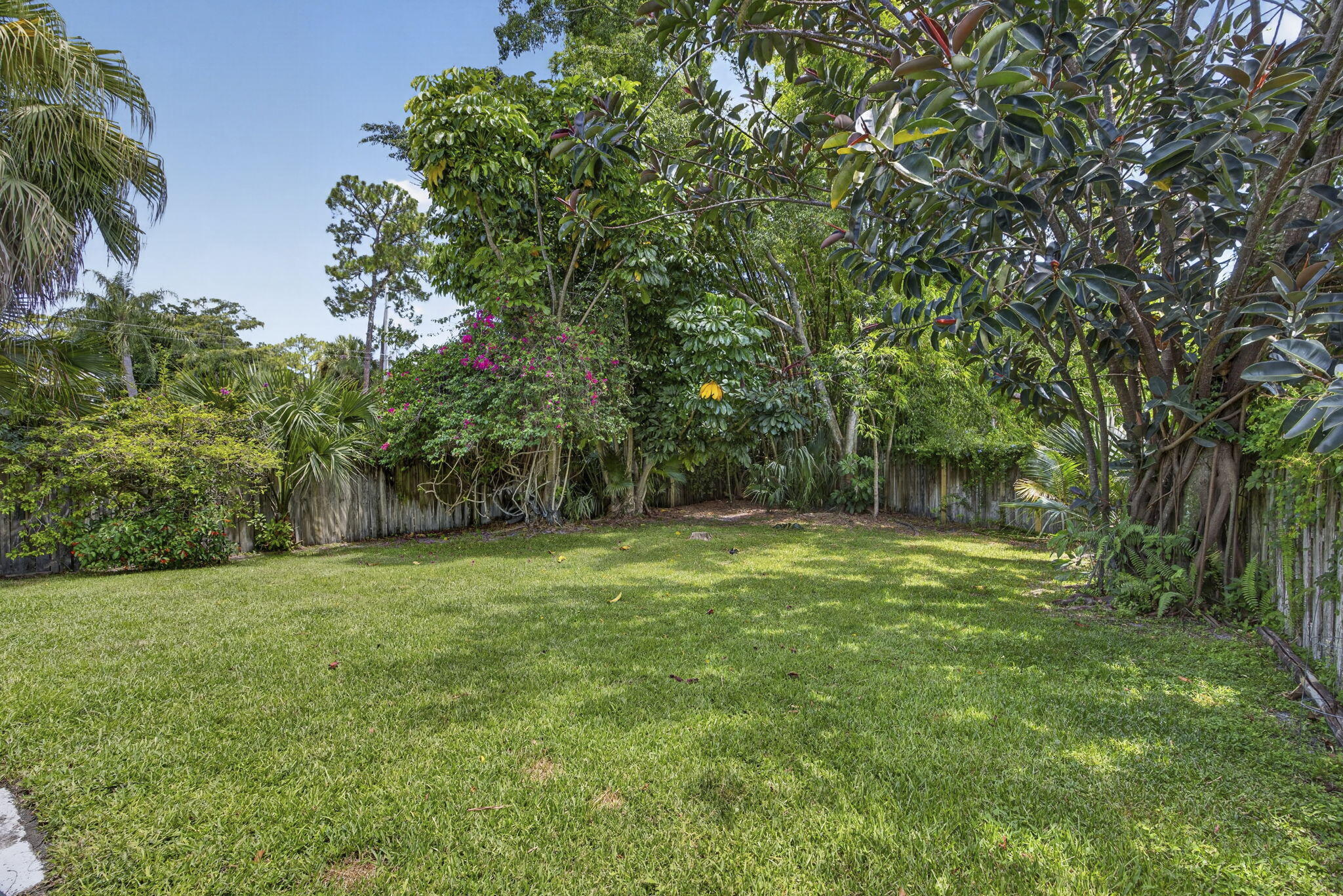 PINEWOOD EAST 2 OF WELLINGTON - Residential