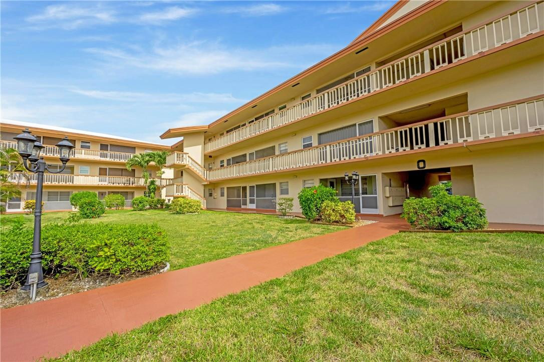 Beverly Hills condo - Residential Lease