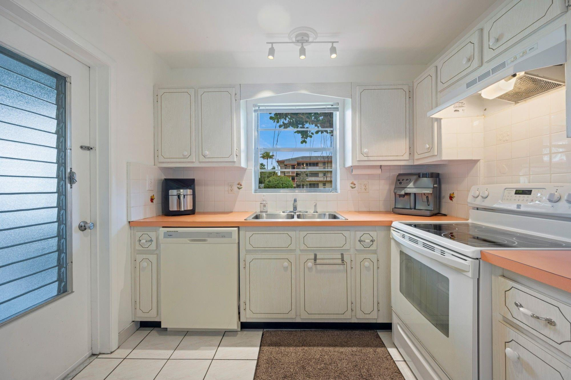 Beverly Hills condo - Residential Lease