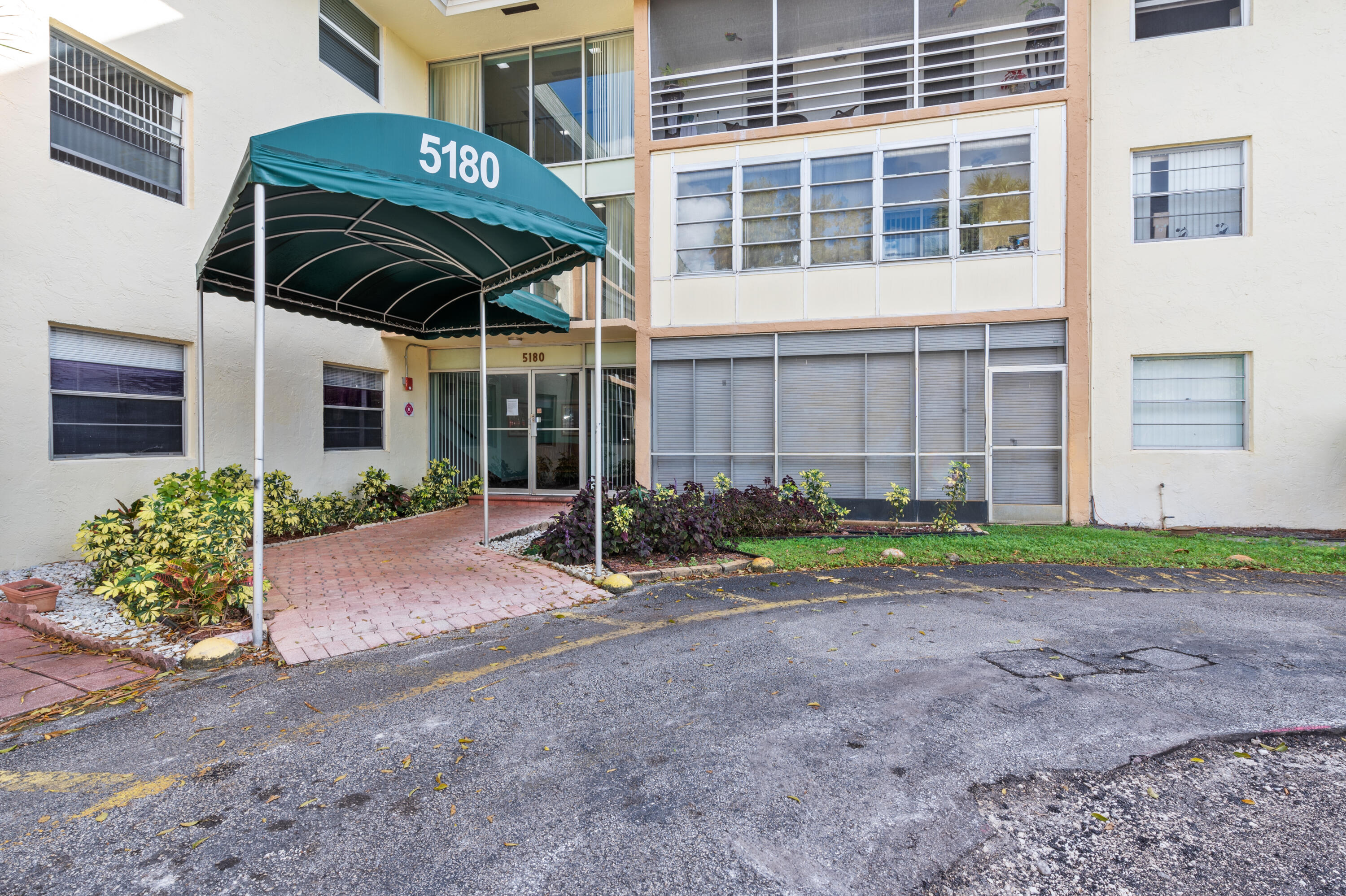 SABAL PALM VILLAGE CONDO - Residential