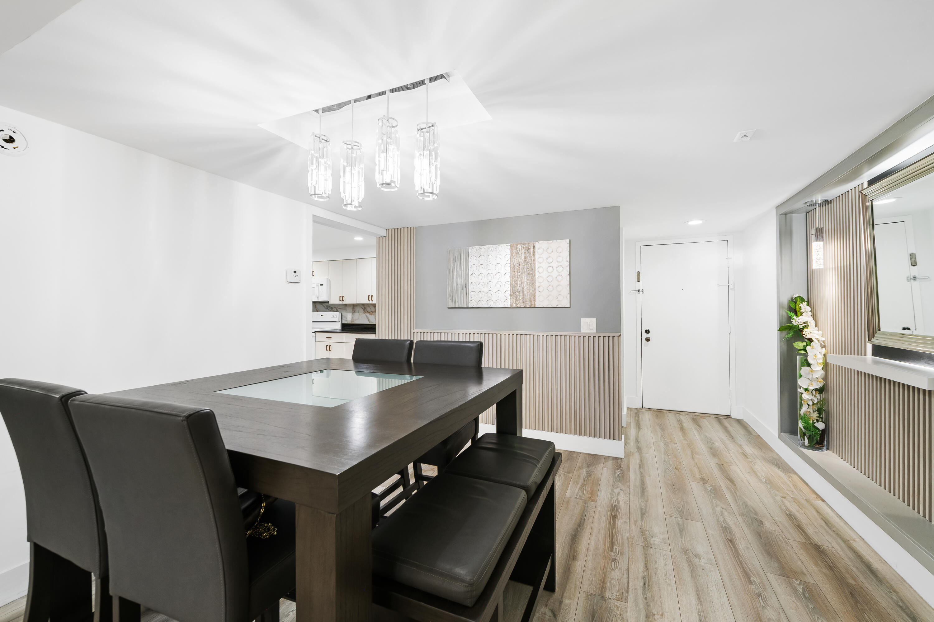 BLDG 130 OF COUNTRY CLUB APTS AT - Residential