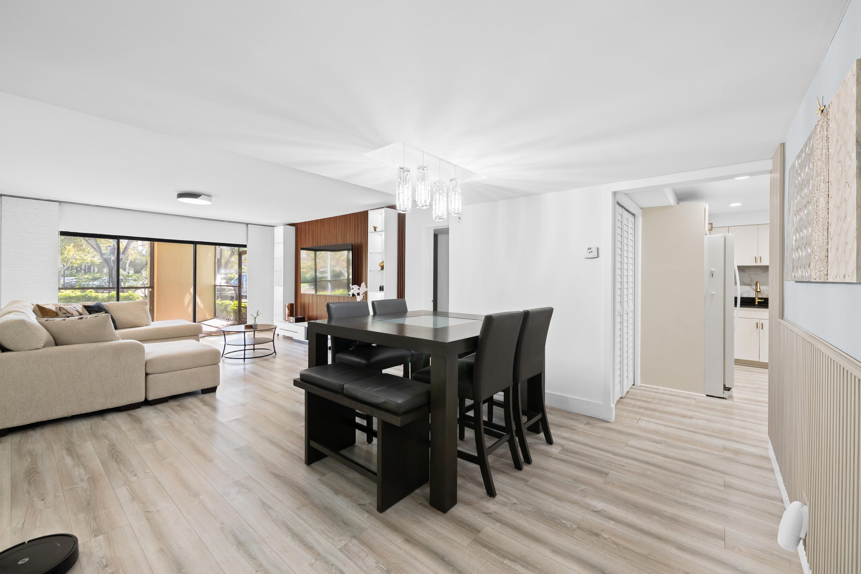 BLDG 130 OF COUNTRY CLUB APTS AT - Residential