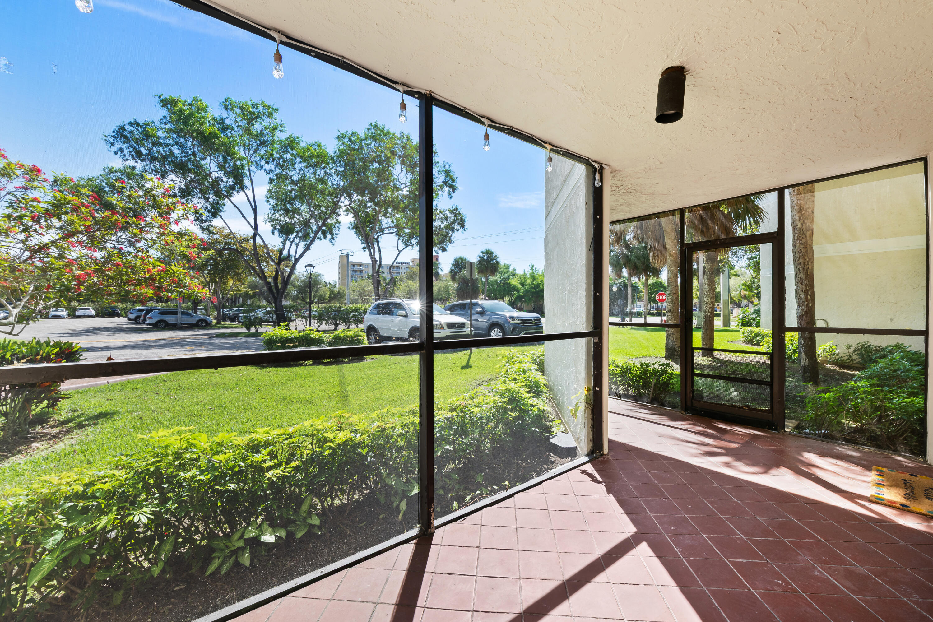 BLDG 130 OF COUNTRY CLUB APTS AT - Residential