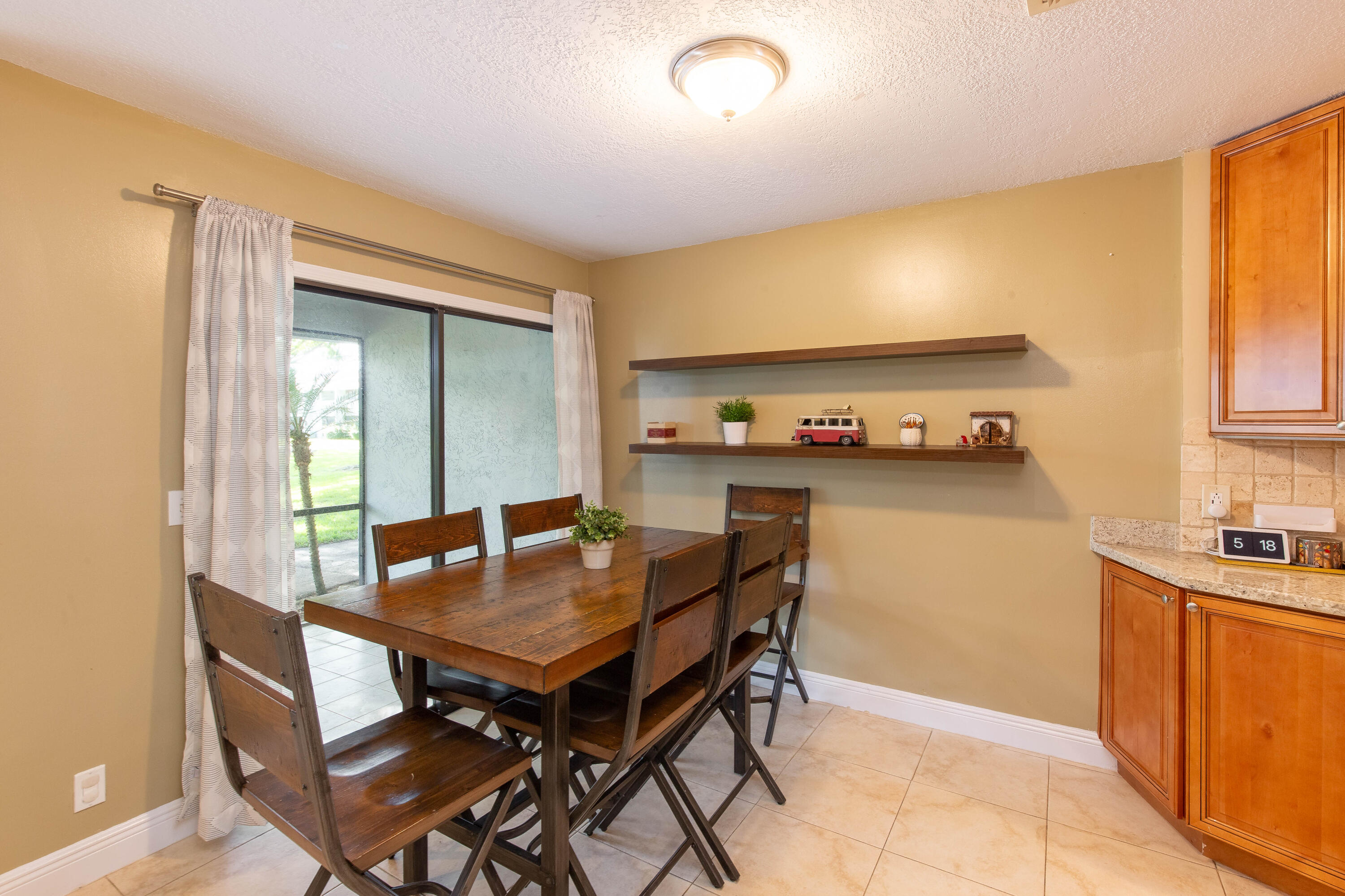 WOODBRIDGE LAKES - Residential