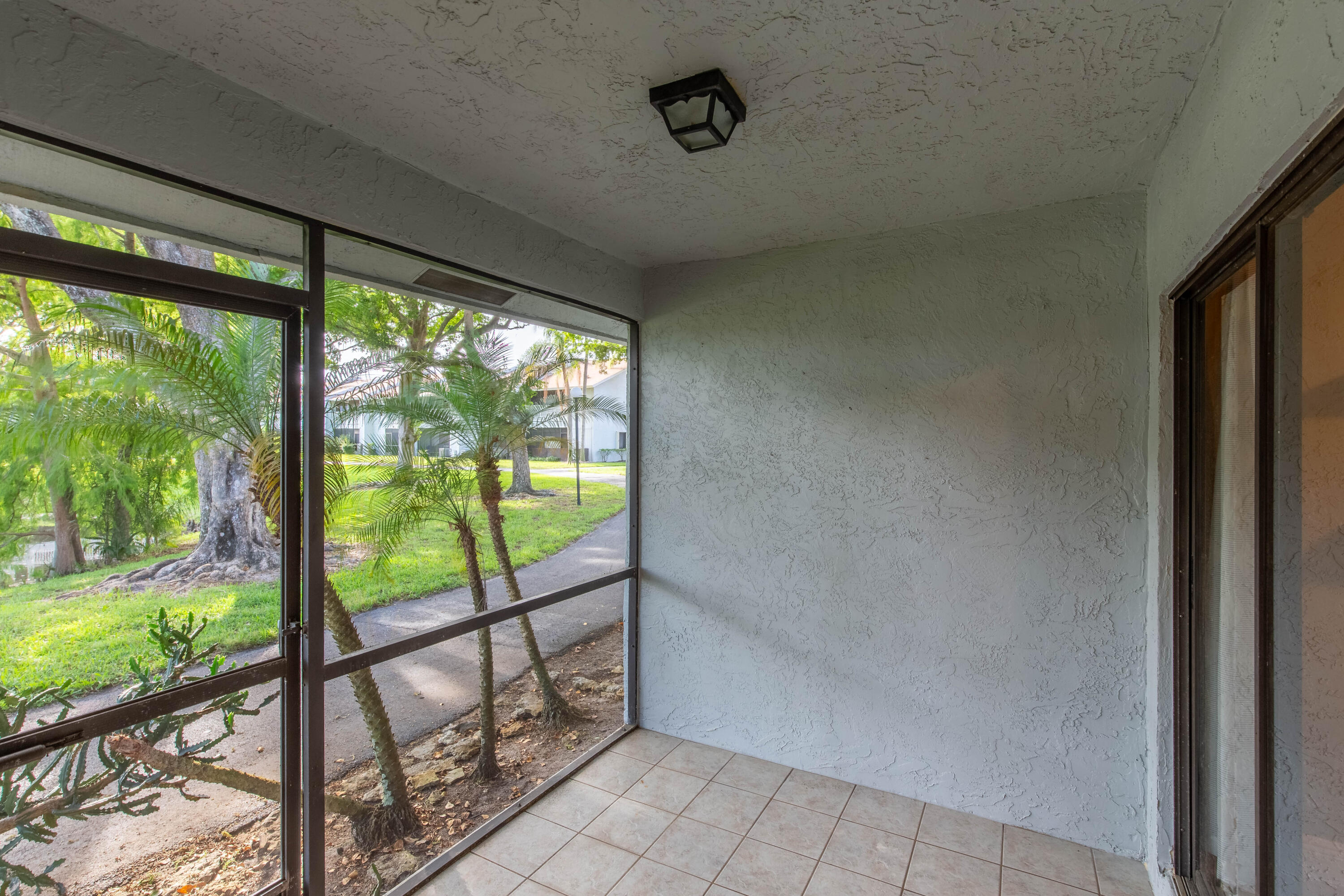 WOODBRIDGE LAKES - Residential