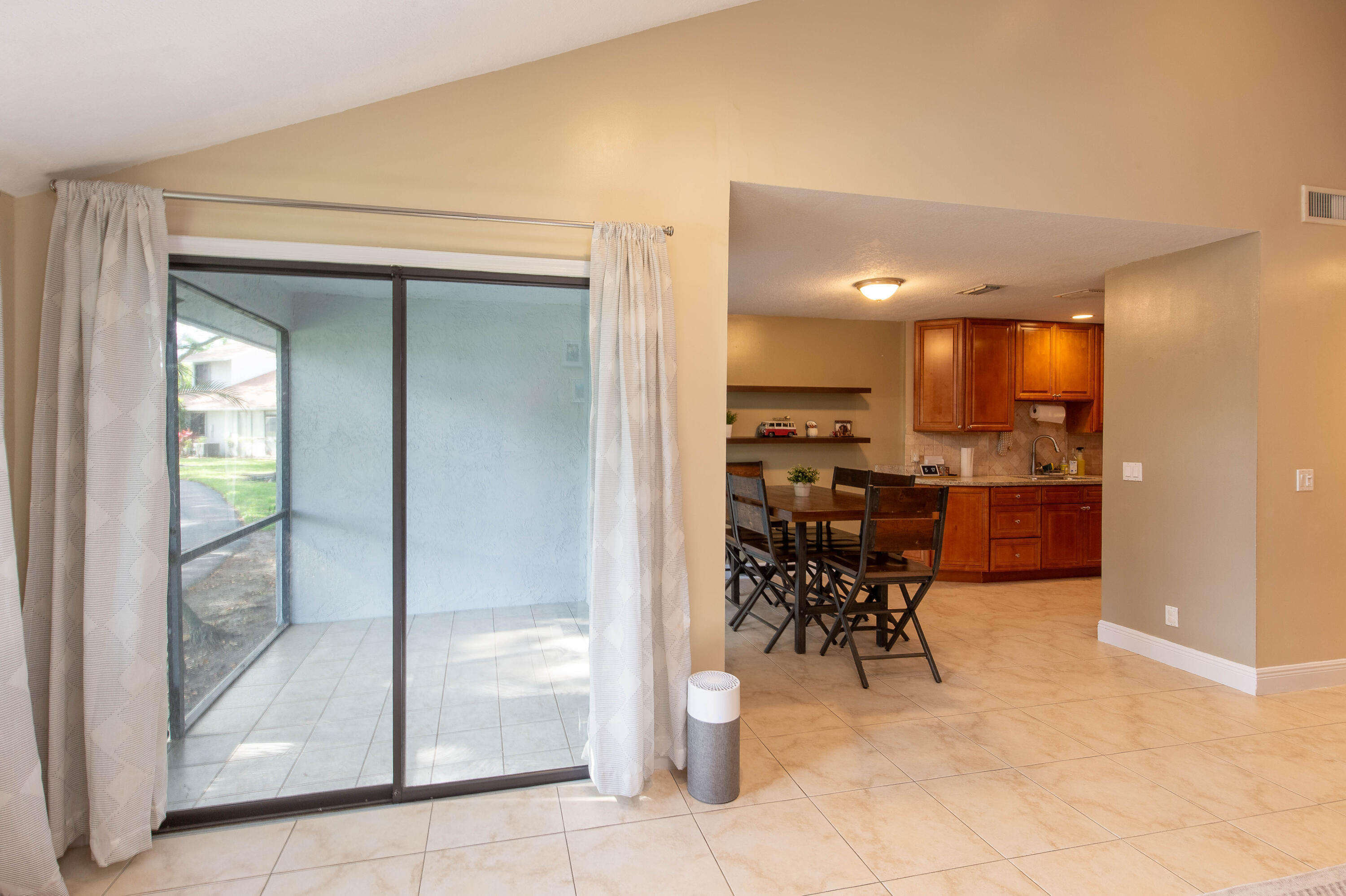 WOODBRIDGE LAKES - Residential